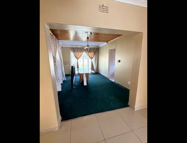 3 BEDROOM PROPERTY TO RENT IN BIRCH ACRES